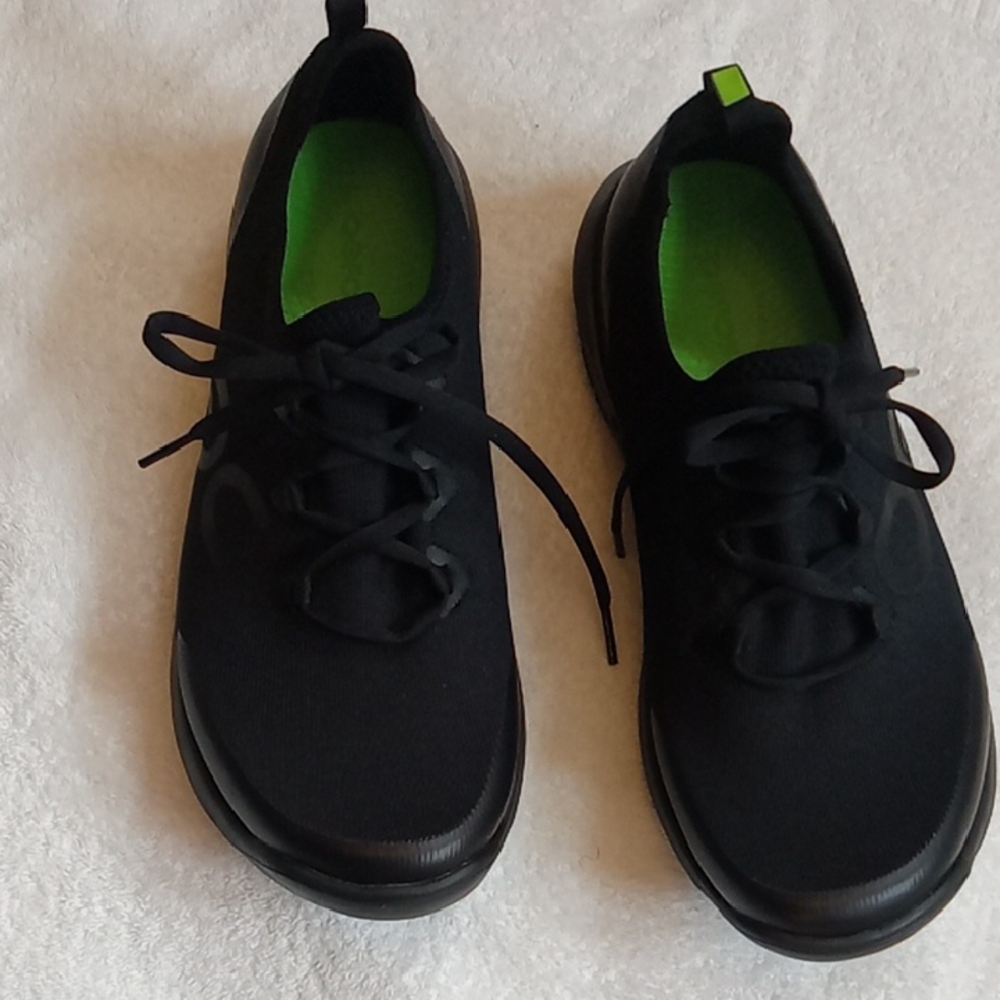 Men's Black Oofos Oomg LS Sports Low Shoes with Green Interior Size 11